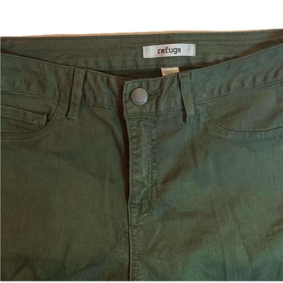 Hunter Green jeans by Refuge, size 10. - Picture 2 of 4